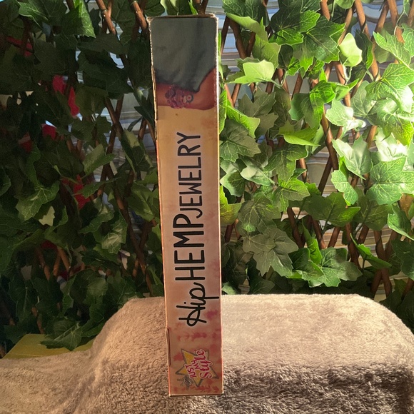 Just My Style Hip Hemp Jewelry Making Kit - Picture 6 of 8